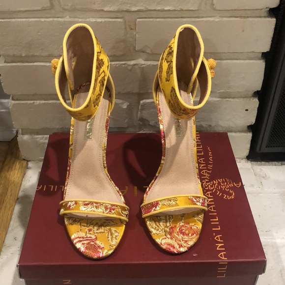 Liliana Gold Floral Print Stilettos- Size 9 - Picture 3 of 11